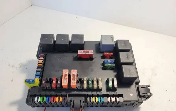 Mercedes-Benz S W221 Fuse module A2215403050 08022177 A2215450801