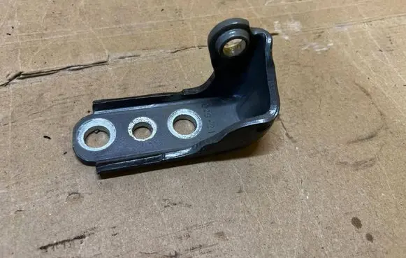 Ford Explorer VI Front door upper hinge 