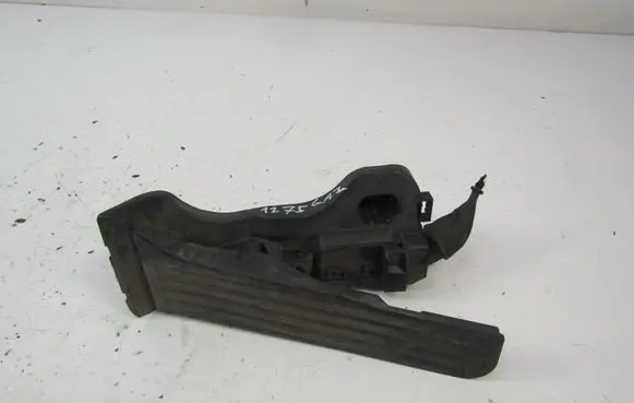 Skoda Octavia Mk2 (1Z) Accelerator pedal position sensor 
