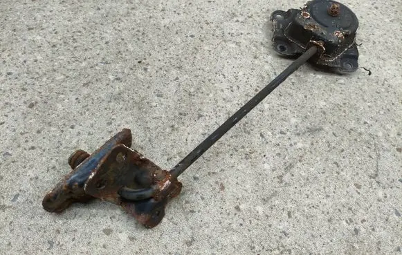 Hyundai Santa Fe Spare wheel mounting bracket 