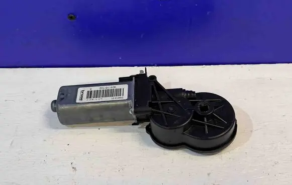 Jaguar XF X260 Seat adjustment motor 924116102