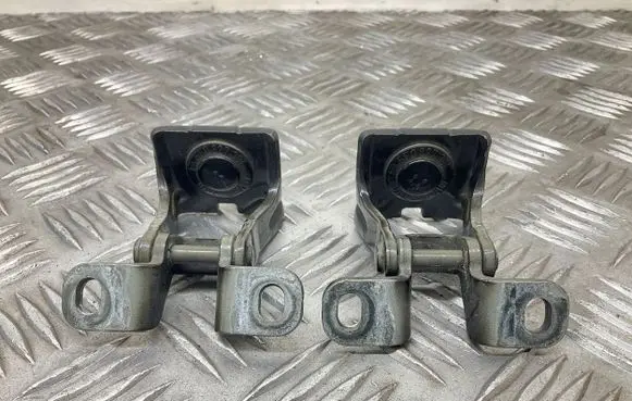 Seat Leon (5F) Tailgate/trunk/boot hinge 5F0827301