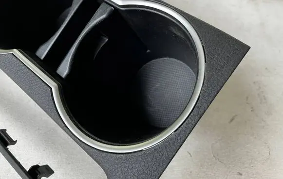 Cup holder front