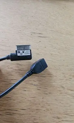 Volkswagen Tiguan USB socket connector 5N0035558