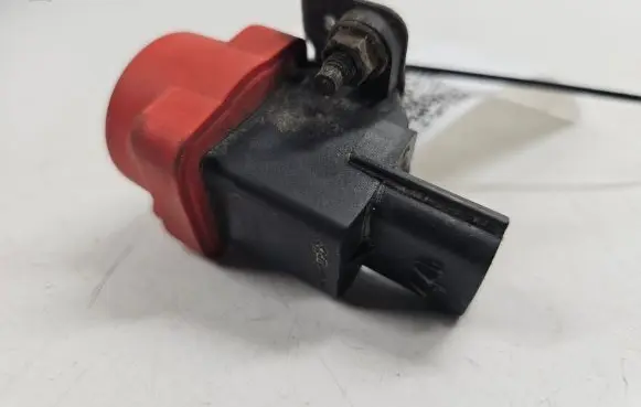 Land Rover Freelander Fuel cut-off switch WQT100080