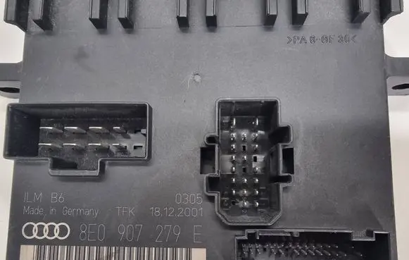 Audi A4 S4 B6 8E 8H Comfort/convenience module 8E0907279E