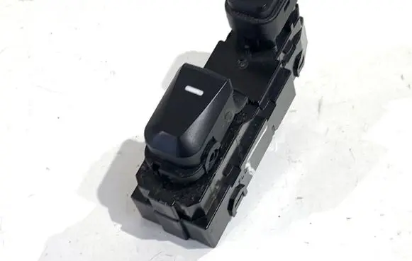 Hyundai ix35 Electric window control switch 3835211310