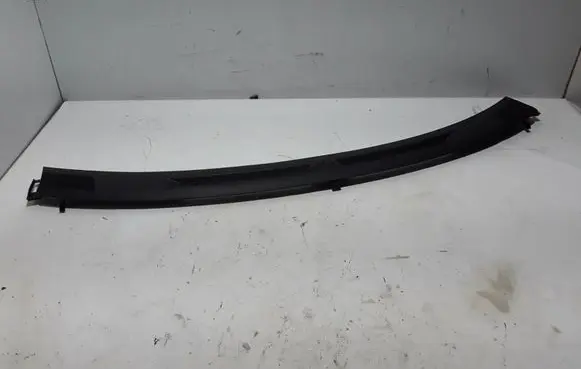 Nissan Qashqai Panel trim 683104EH0A