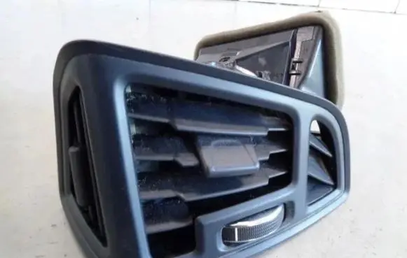 Ford C-MAX II Dash center air vent grill