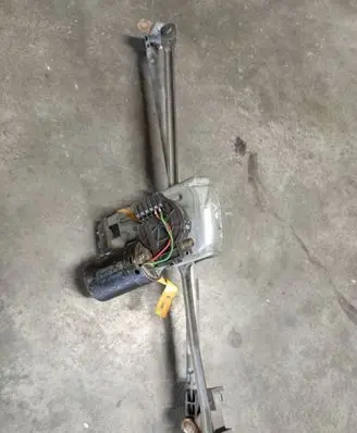 Audi A6 S6 C4 4A Front wiper linkage and motor 0390241330