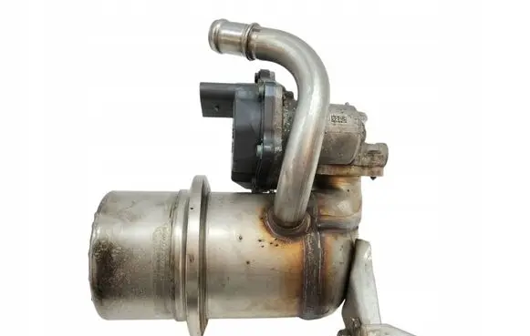 Volkswagen PASSAT B8 EGR valve 04L131501M