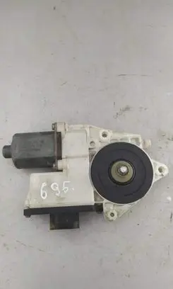 BMW X3 E83 Front door window regulator motor 0130822222