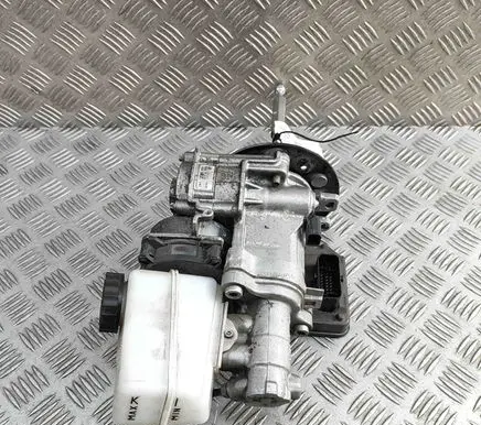 Volkswagen Golf VII Brake booster 0204N00060 5QE611301