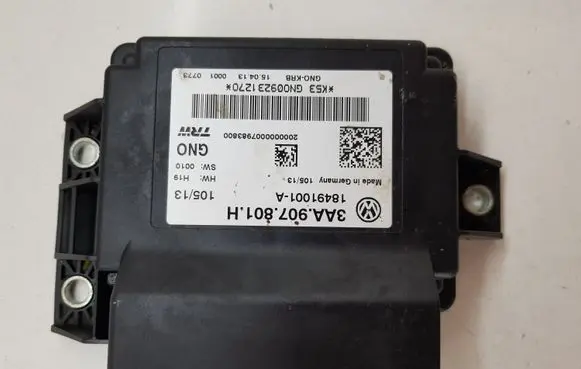 Volkswagen Sharan Hand brake control module 3AA907801H