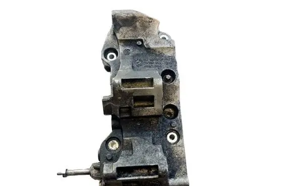 BMW 5 GT F07 Engine mounting bracket 116850686305 174786