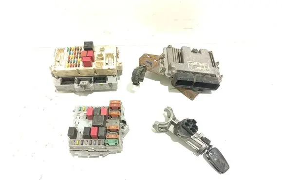 Fiat Ducato Engine ECU kit and lock set 0281014211 51799353 41U61L07