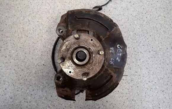 Hyundai Getz Front wheel hub spindle knuckle 