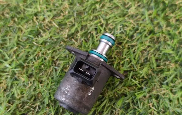 Mercedes-Benz C W204 Hydraulic servotronic pressure valve 613664