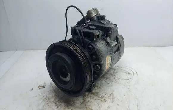 Volkswagen PASSAT B5 Air conditioning (A/C) compressor (pump) 8D0260808 4472208350