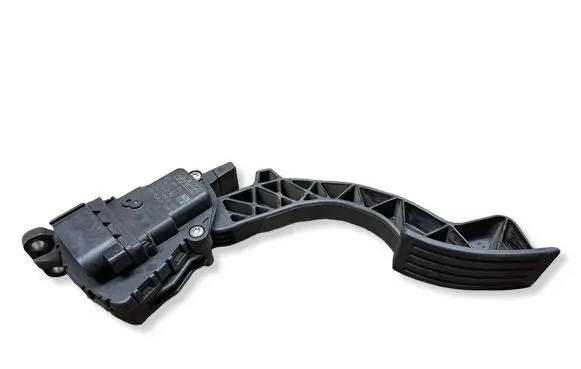 Ford Focus Accelerator throttle pedal 4M519F836AH
