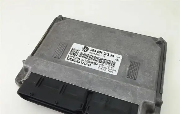 Volkswagen Golf VI Engine control unit/module 06A906033JA