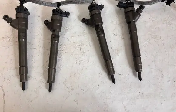 Renault Trafic III (X82) Fuel injectors set 0445110546