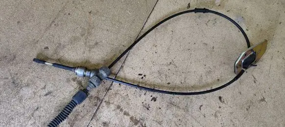 Gear shift cable linkage