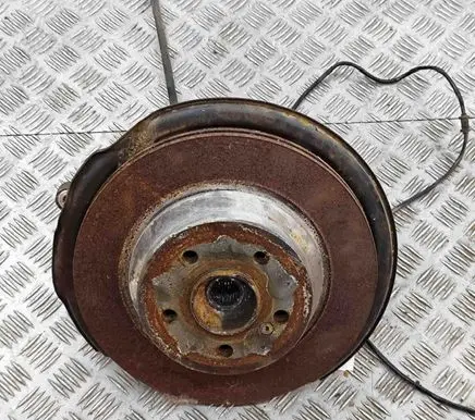 Mercedes-Benz CLS C219 Rear wheel hub A2113508408