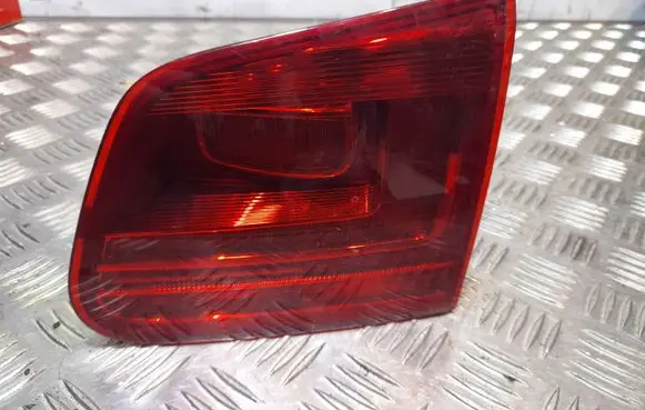 Volkswagen Tiguan Tailgate rear/tail lights 5N0945094J
