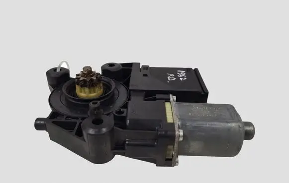 Renault Megane III Front door window regulator motor 80730196R 912462200