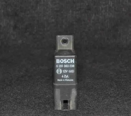Skoda Superb B5 (3U) Glow plug pre-heat relay 038907281D 0281003038
