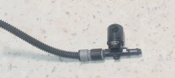 Opel Astra J Windshield washer spray nozzle 13408115