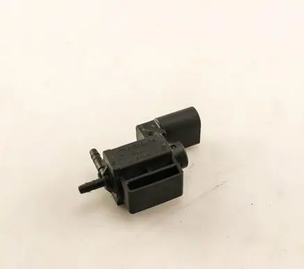 Volkswagen Polo V 6R Engine mount vacuum valve 037906283C