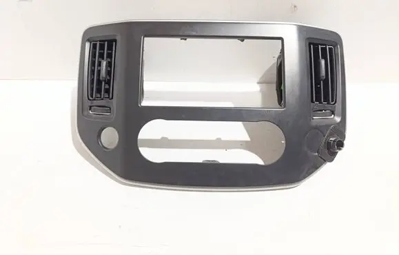Nissan e-NV200 Dash center air vent grill 682604FA0A