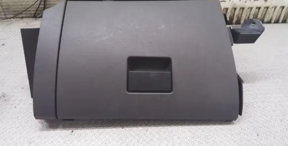 Ford C-MAX I Glove box set 3M51R06008