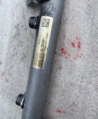 Mercedes-Benz S W221 Fuel main line pipe A6420702695 0707700027 6420702695