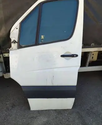 Mercedes-Benz Sprinter W906 Front door 
