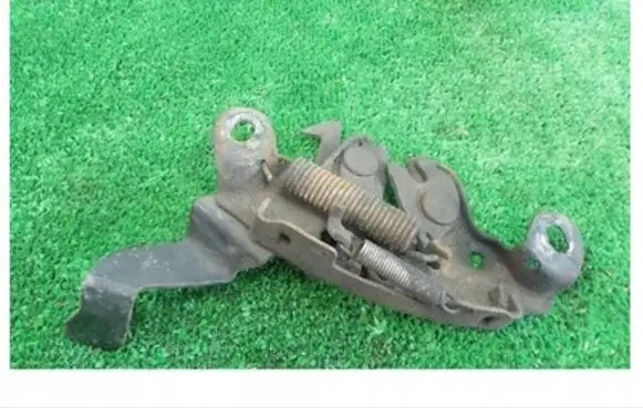 Nissan Maxima Engine bonnet/hood lock/catch