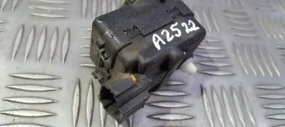 Headlight level adjustment motor