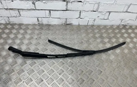 Audi A8 S8 D4 4H Windshield/front glass wiper blade 3392125891