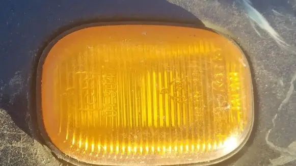 Toyota Previa (XR30, XR40) II Front fender indicator light