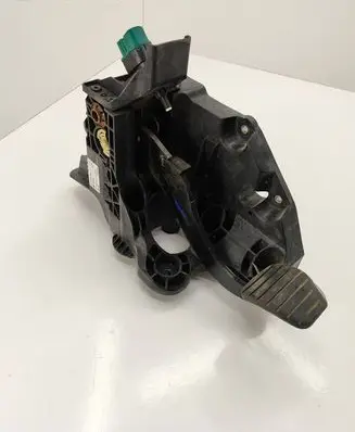 Renault Trafic III (X82) Brake pedal 465010176R 93868407