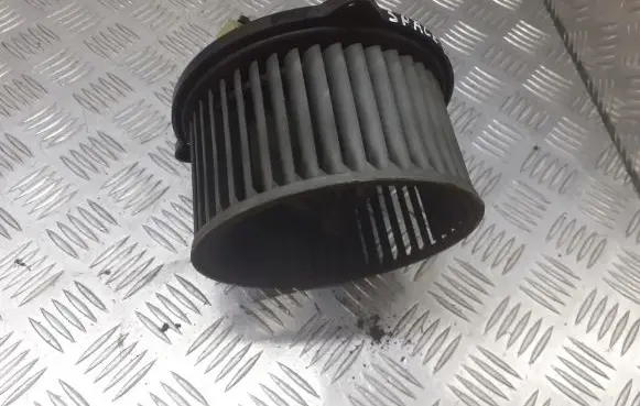 Mitsubishi Space Star Front door blower motor MR016070