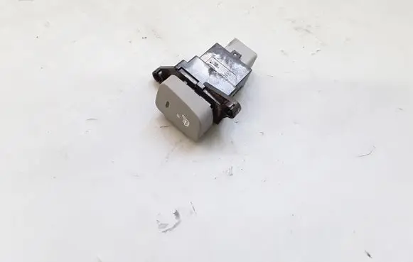 KIA Carens II Seat heating switch 8199