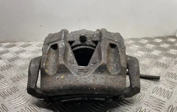 Mercedes-Benz E W212 Front brake caliper