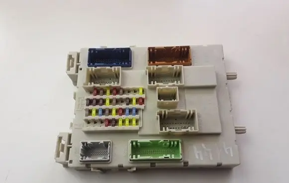 Ford Focus Fuse module F1FT14014BDF