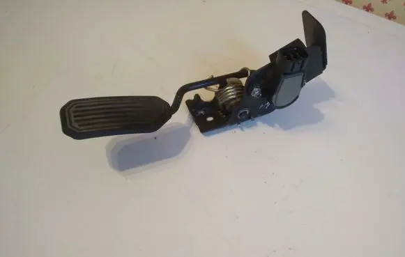 Toyota Avensis T250 Accelerator throttle pedal 8928152011 1983003031