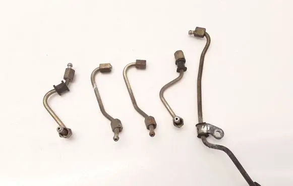 Honda FR-V Fuel injector supply line/pipe 