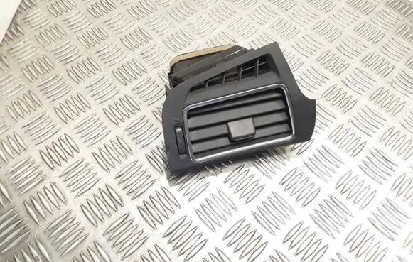 Toyota Verso Dashboard side air vent grill/cover trim 556600F020