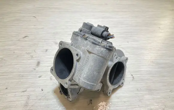 Audi A4 S4 B6 8E 8H EGR valve 06D131503C